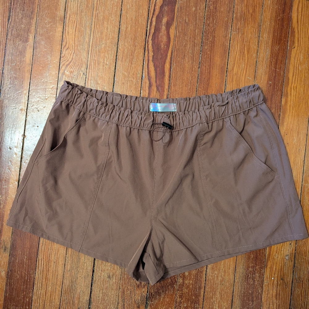 Bungee Waist Athletic Shorts